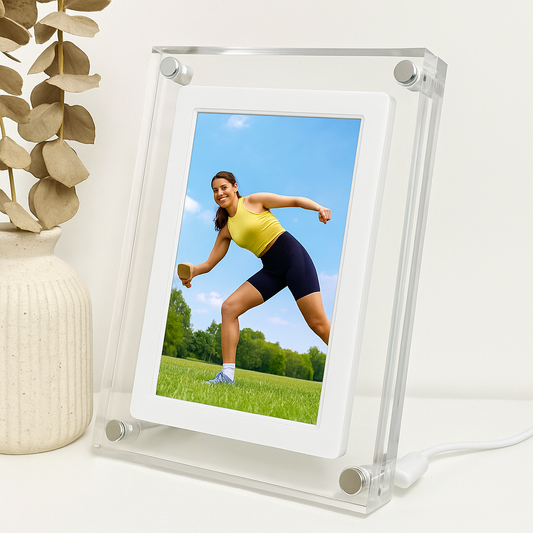 Cadre Cristal – Le cadre photo numérique élégant pour immortaliser vos souvenirs familiaux